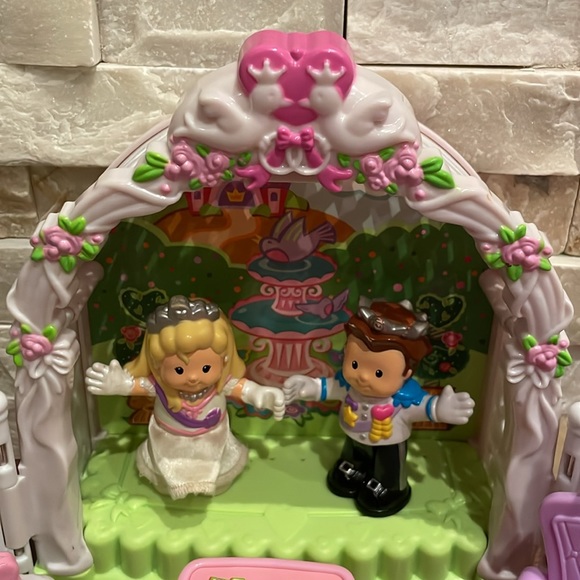 Fisher Price Little People Garden Wedding - Picture 2 of 6